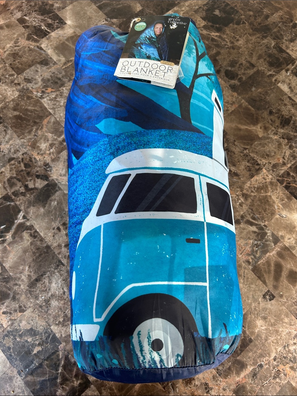 NWT 🆕 Green Collective Puffy Camping Outdoor Blanket 50x70’’ hands-free buckle
